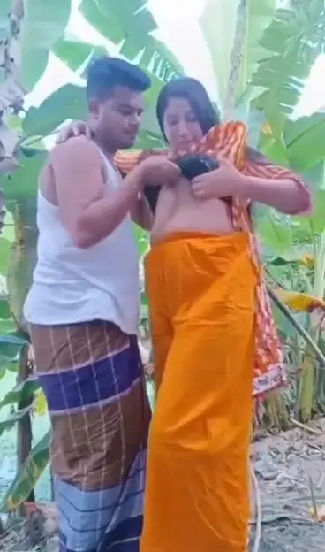 deshi husband wife sex on jungle 🥵⚡