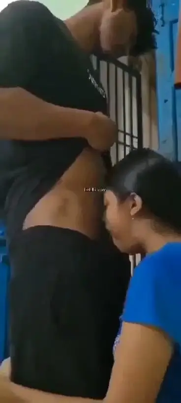 ছোট বোনকে দিয়ে চুশালাম